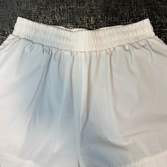 Alphalete Athletics Women Gray Stride Shorts Double Layered - Picture 3 of 10